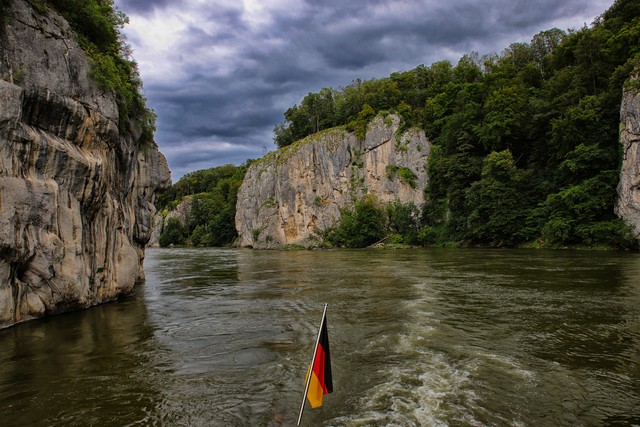 Blick in den Donaudurchbruch.jpg
